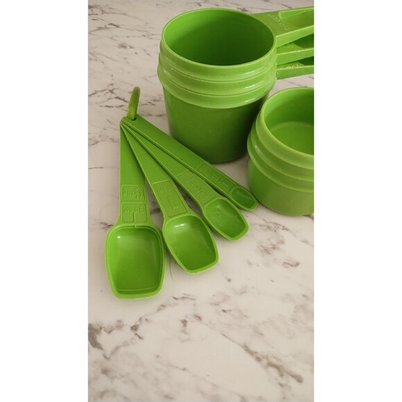 Vintage Tupperware Apple Green Nesting Measuring Cups & Measuring Spoons Retro - Picture 4 of 6